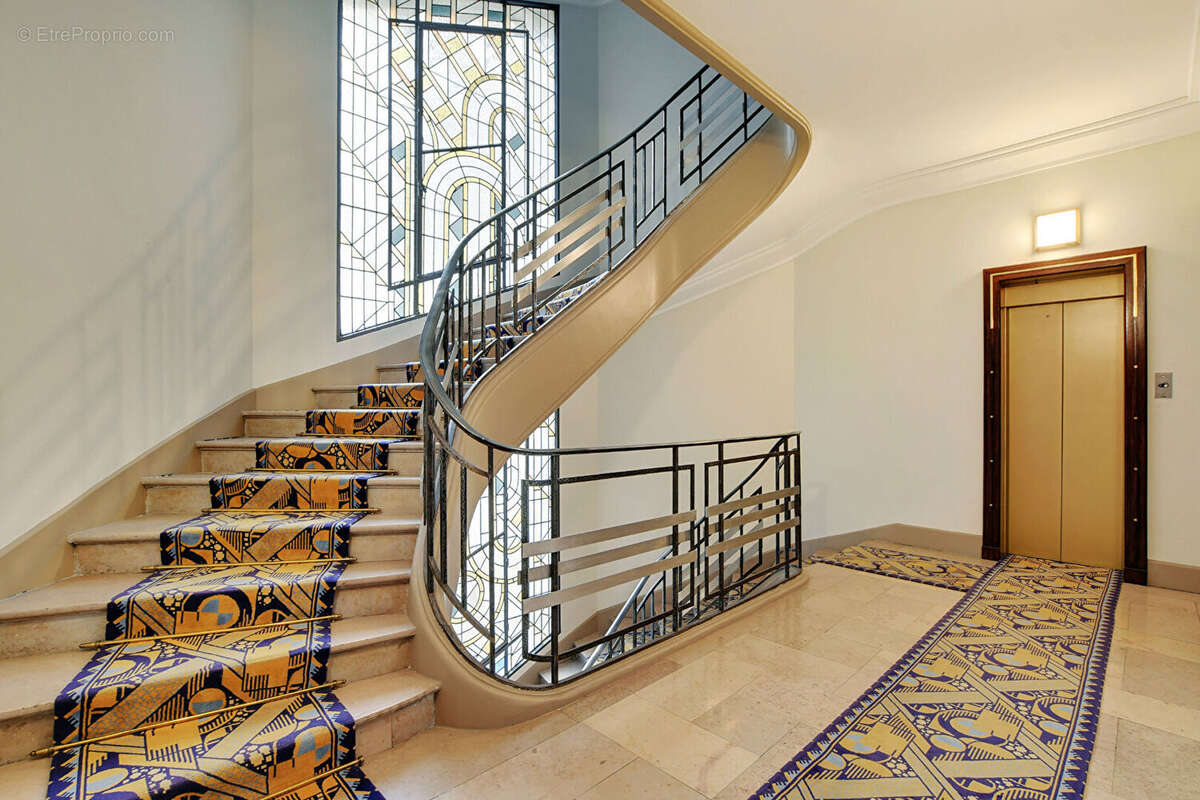 Appartement à PARIS-8E