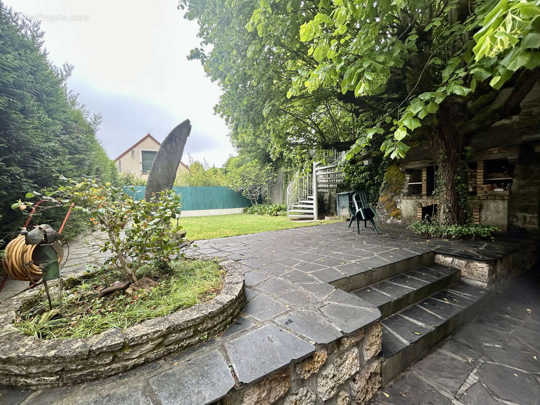 Maison à CLAYE-SOUILLY