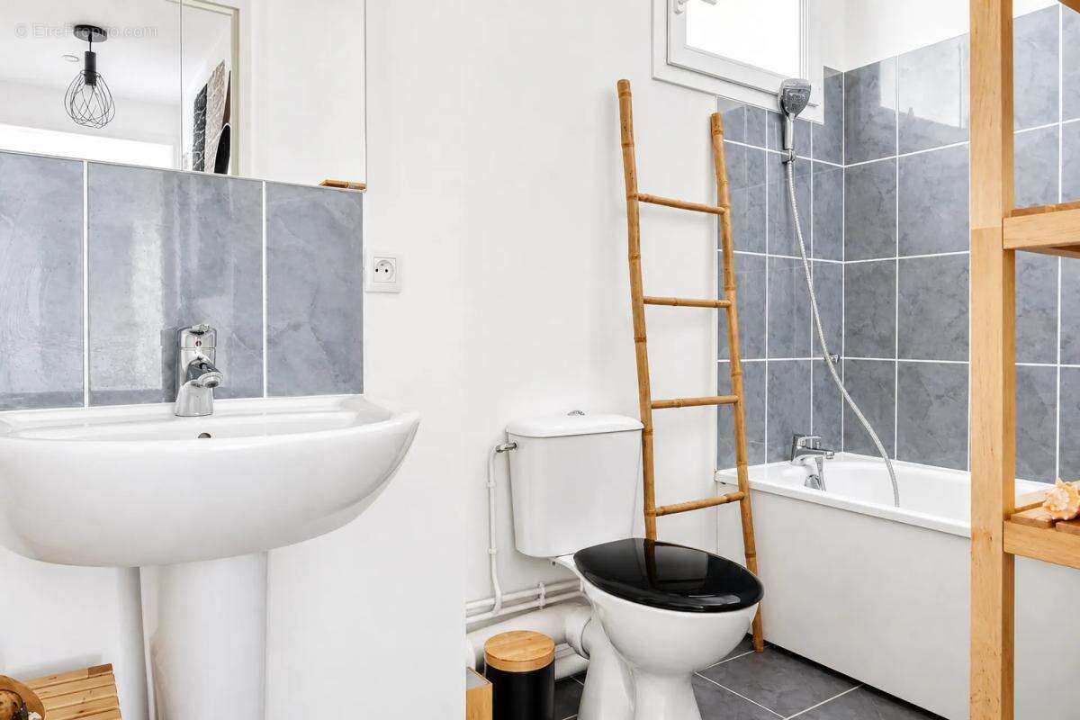 Appartement à VAL-DE-REUIL
