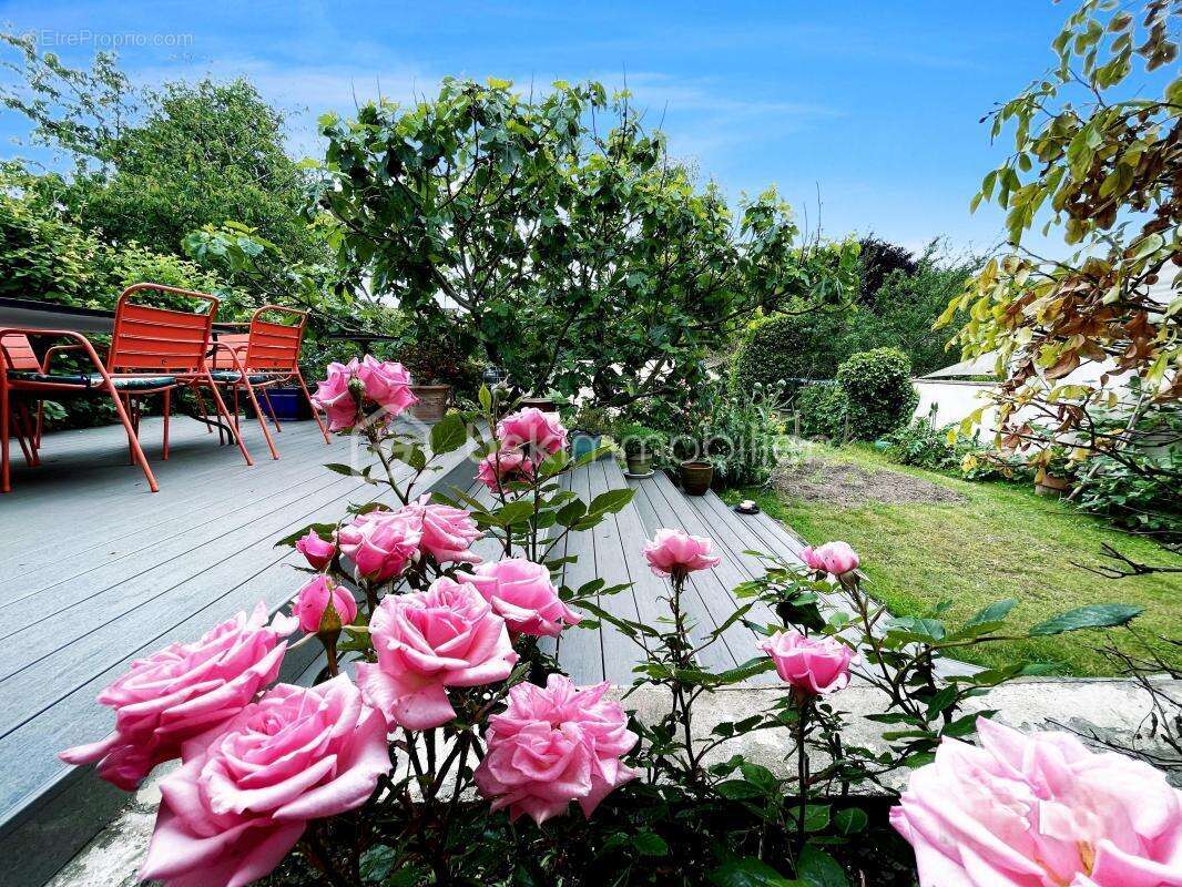 Maison à LES CLAYES-SOUS-BOIS