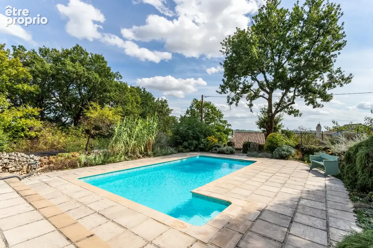 Maison de campagne avec piscine, atelier de poterie, dépendances et garage - photo 7