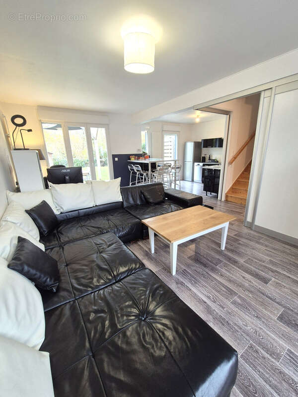 Maison à VERT-SAINT-DENIS