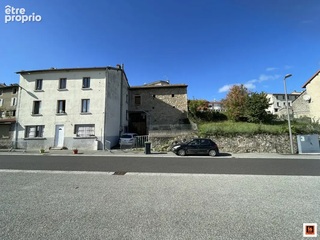 Photo Maison à Saint-Remy-Sur-Durolle au prix de 77 000€