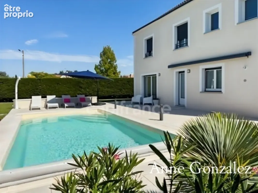 ORLEANS-SUD, à vendre belle maison familiale édifiée sur un beau jardin clos et paysager de 1130 m2 avec piscine, salle à manger - photo 24