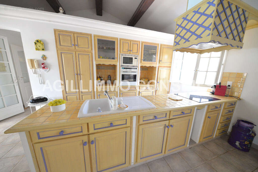 Maison à PUGET-SUR-ARGENS