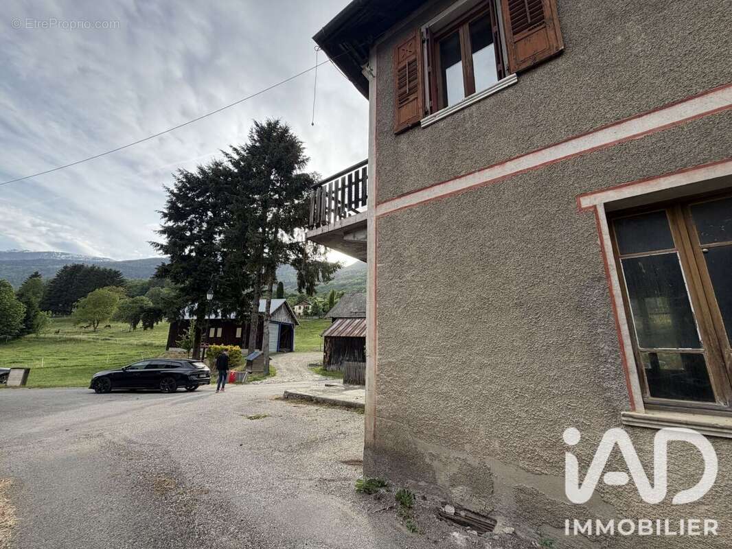 Maison 59 m² à Saint-Alban-Des-Hurtieres  - photo 8