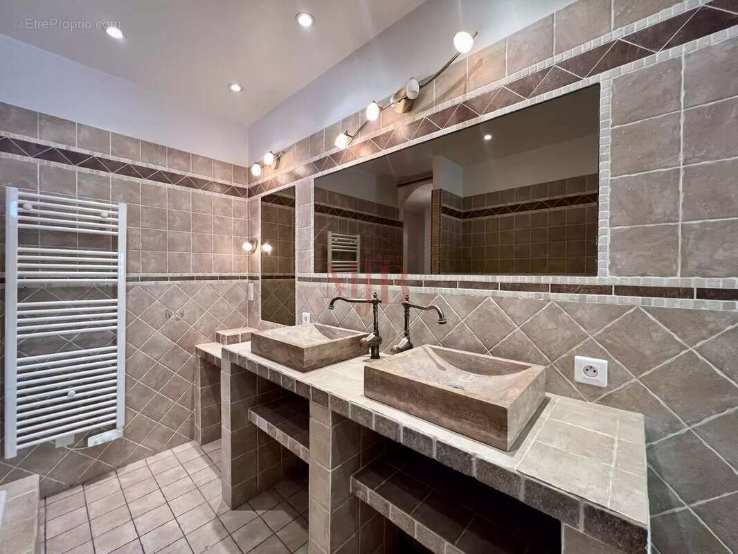 Appartement à EYRAGUES