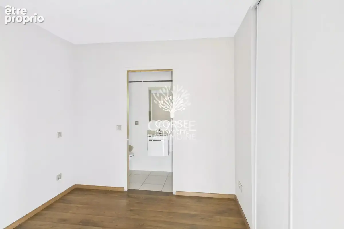 Appartement T3 avec grande terrasse couverte - photo 11