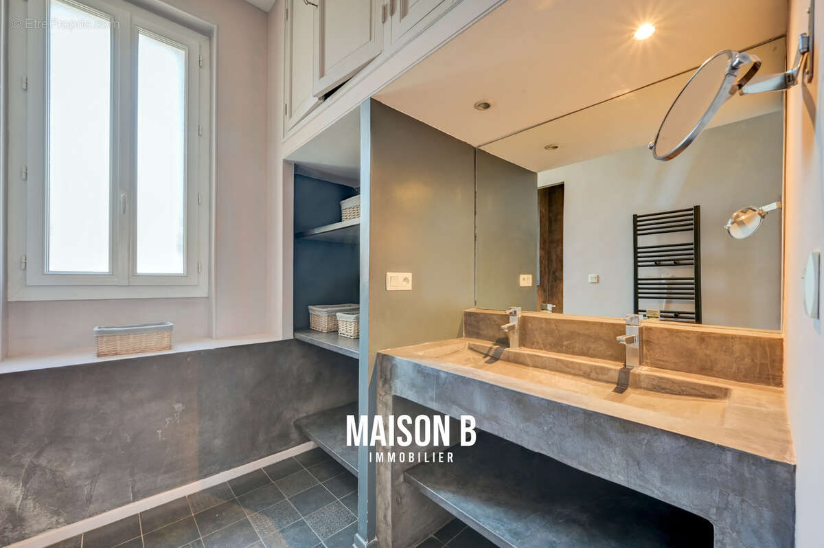 Appartement à MARSEILLE-8E