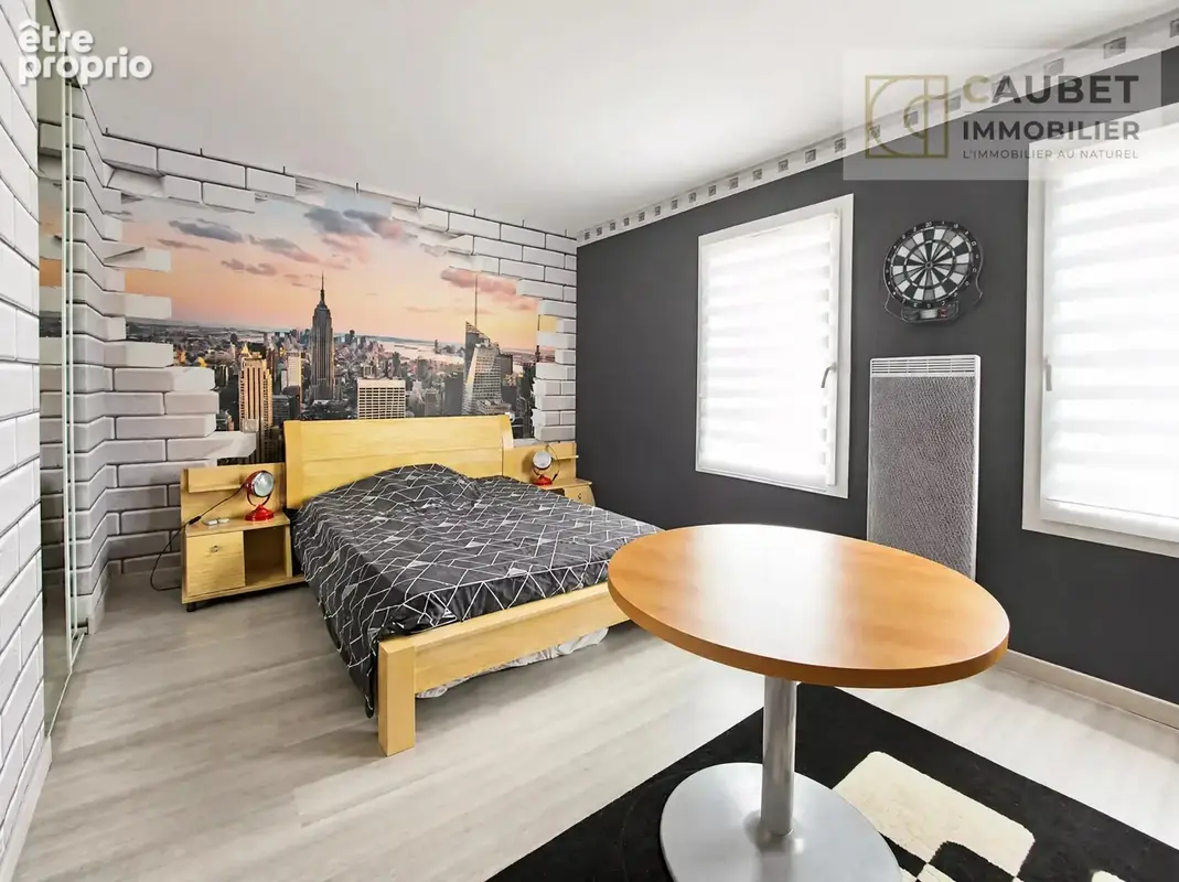 Maison familiale de 220,26 m² avec piscine et vue dégagée. - photo 12