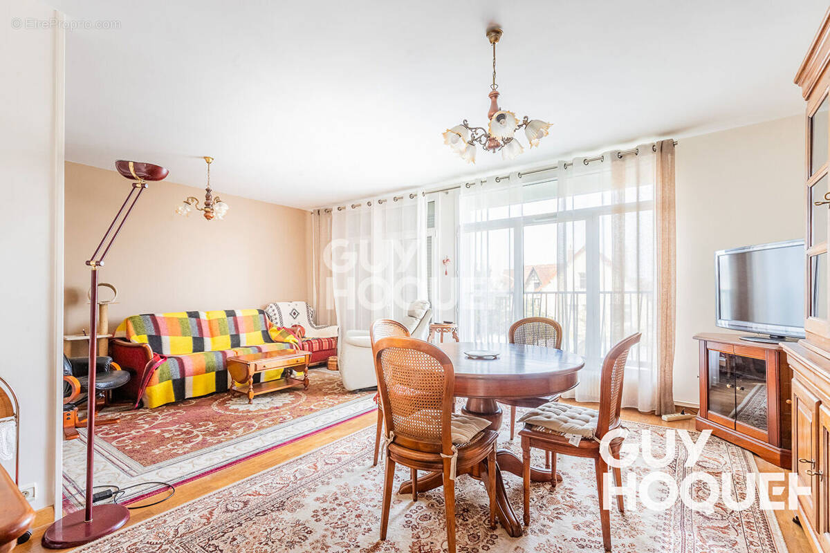 Appartement à SAVIGNY-SUR-ORGE