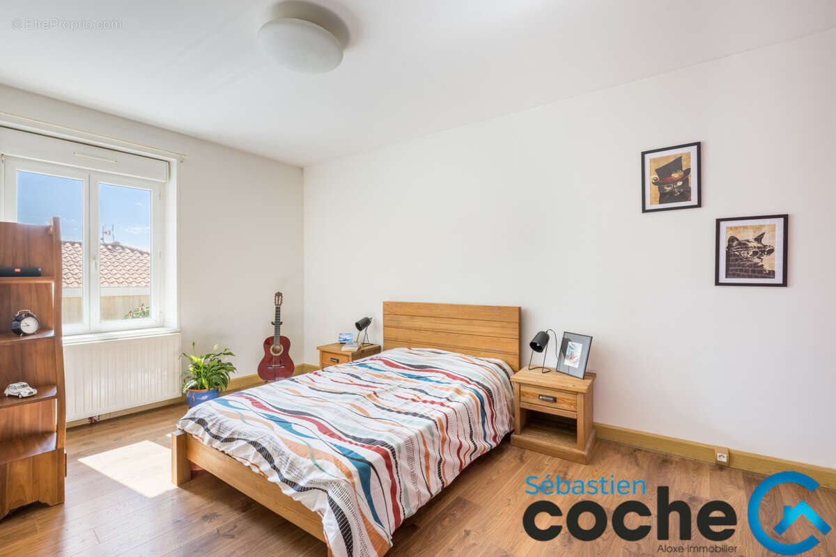 Maison à SAINT-BONNET-DE-MURE