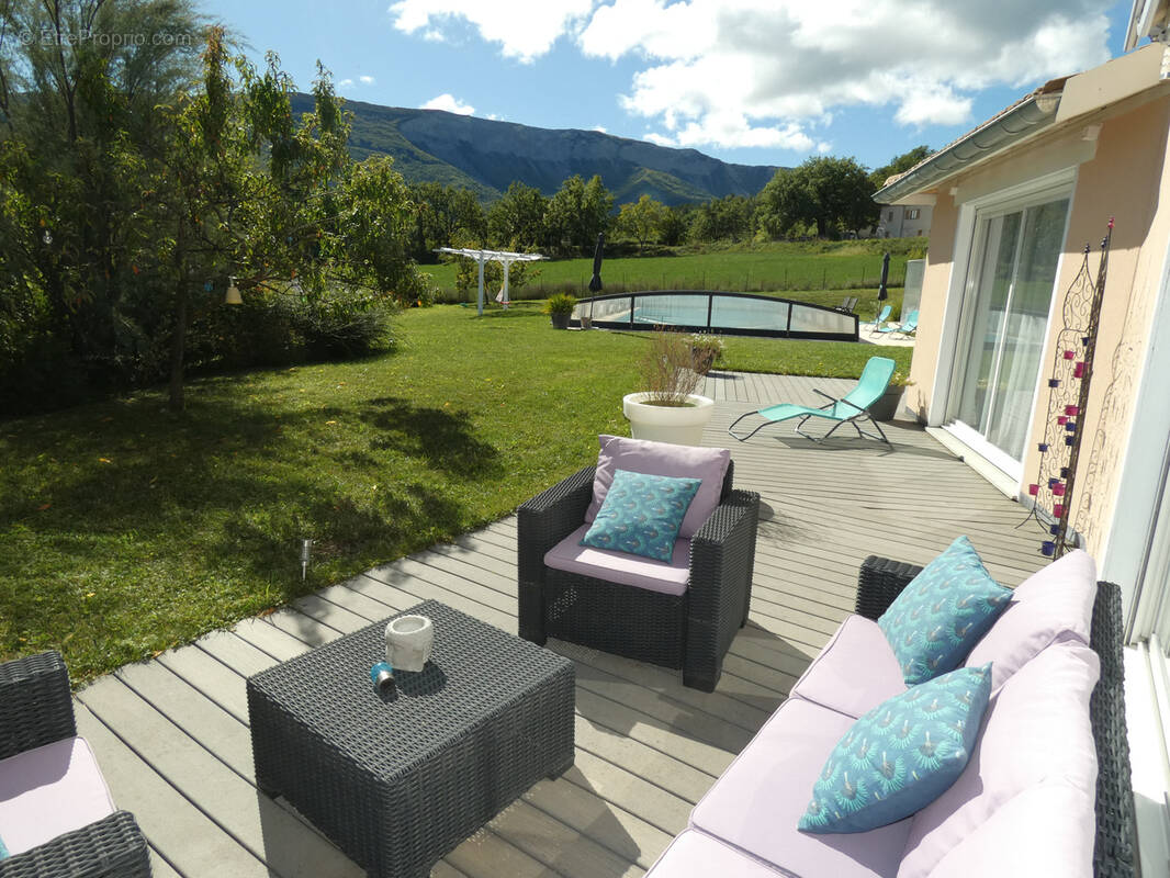 Maison à LARAGNE-MONTEGLIN