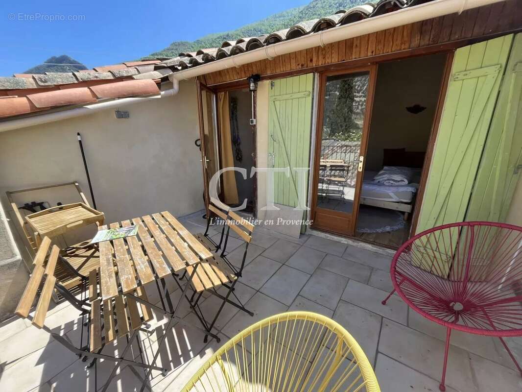 Appartement à MALAUCENE