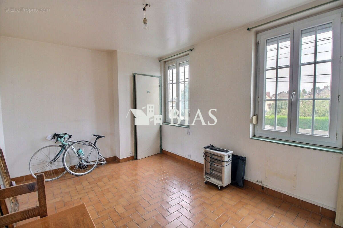 Séjour T2 - Appartement à CAUDEBEC-LES-ELBEUF