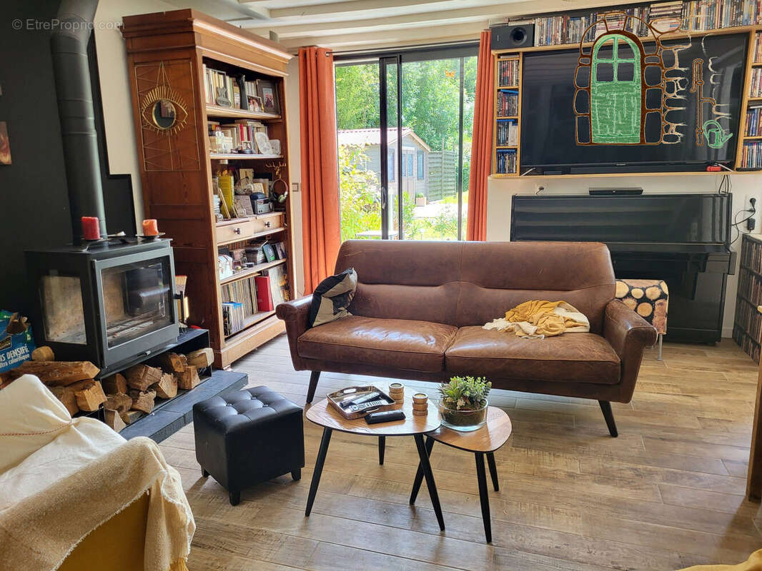 Maison 113 m² à Saint-Marc-Du-Cor  - photo 3