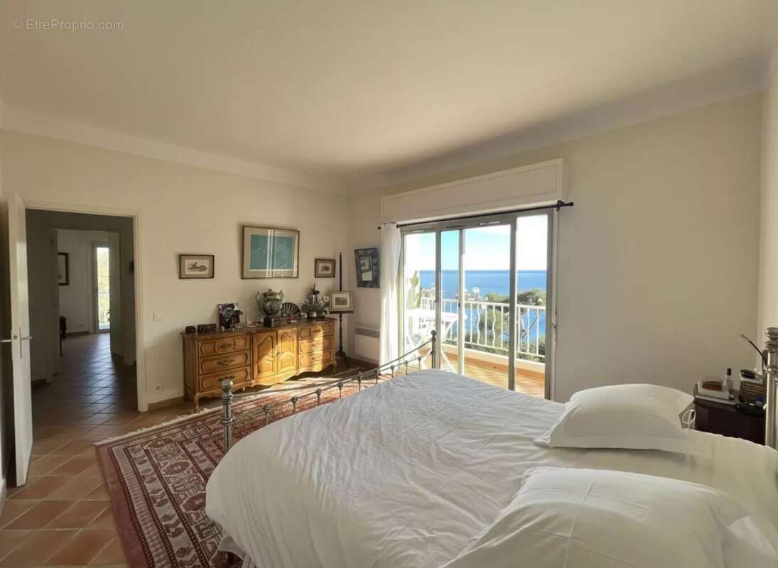 Appartement à EZE