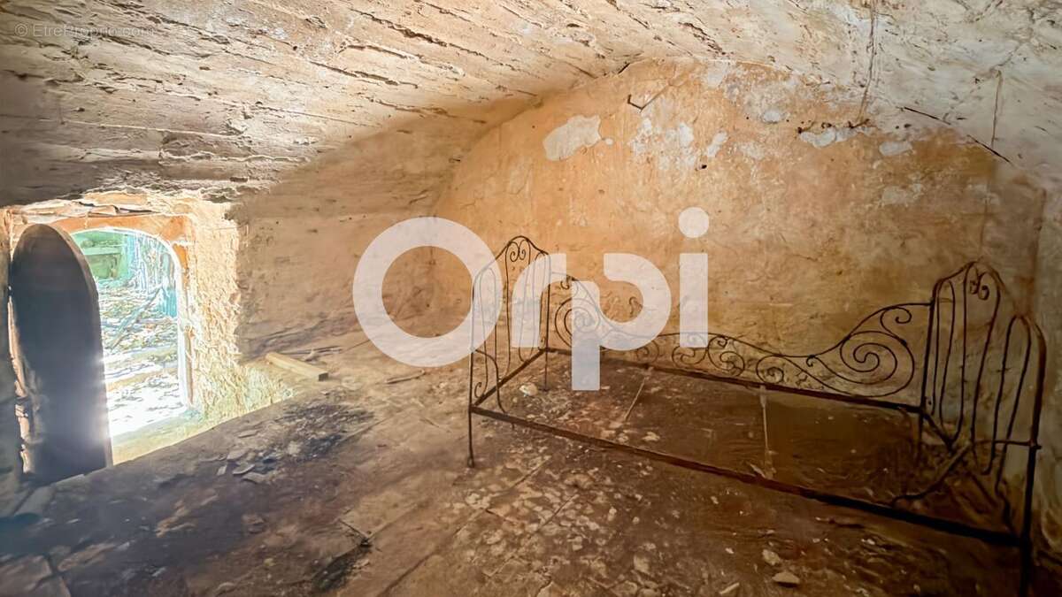 Bâtisse de 1800 sur plus de 2,8 hectares – Allègre-les-Fumades - photo 13