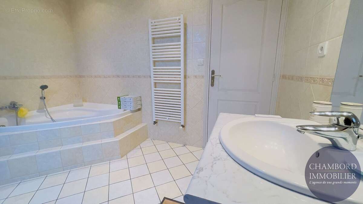 Maison spacieuse  167 m2 - Vineuil - 5 chambres - photo 13
