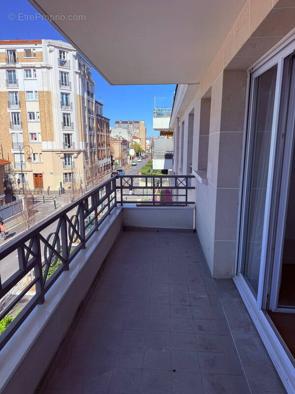 Appartement à LA GARENNE-COLOMBES