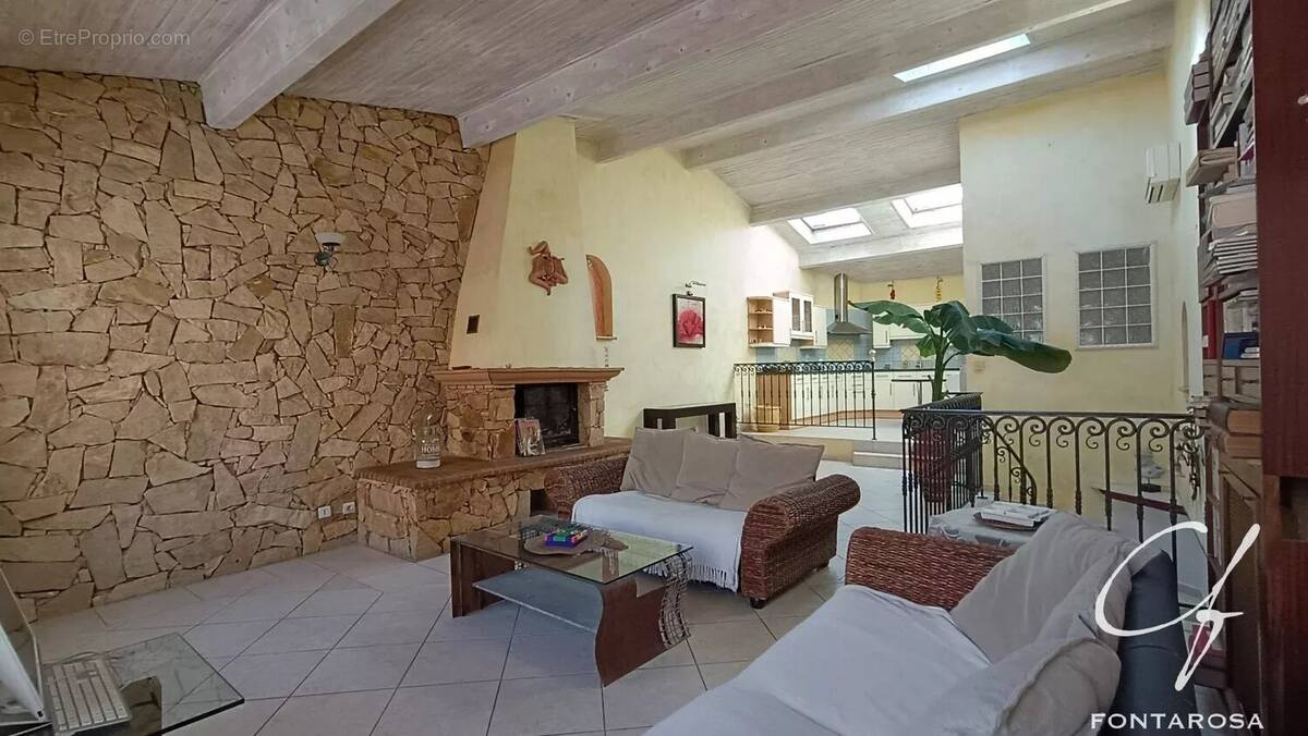 Appartement à FREJUS