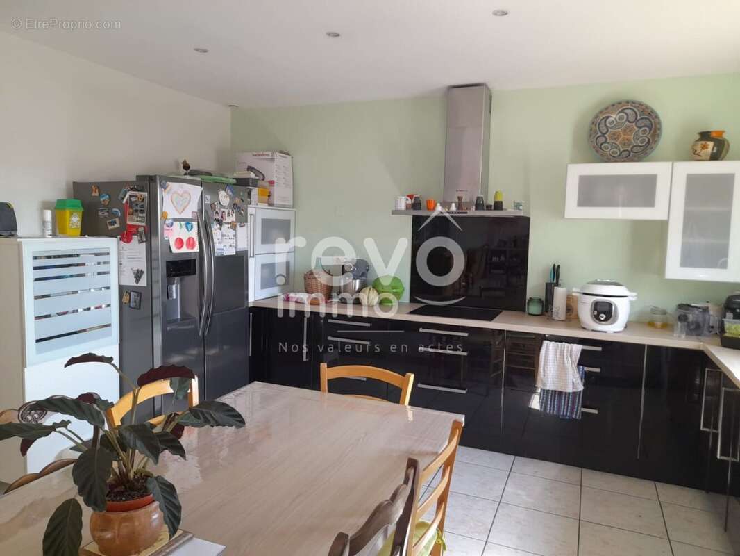 Appartement à MONTBAZIN