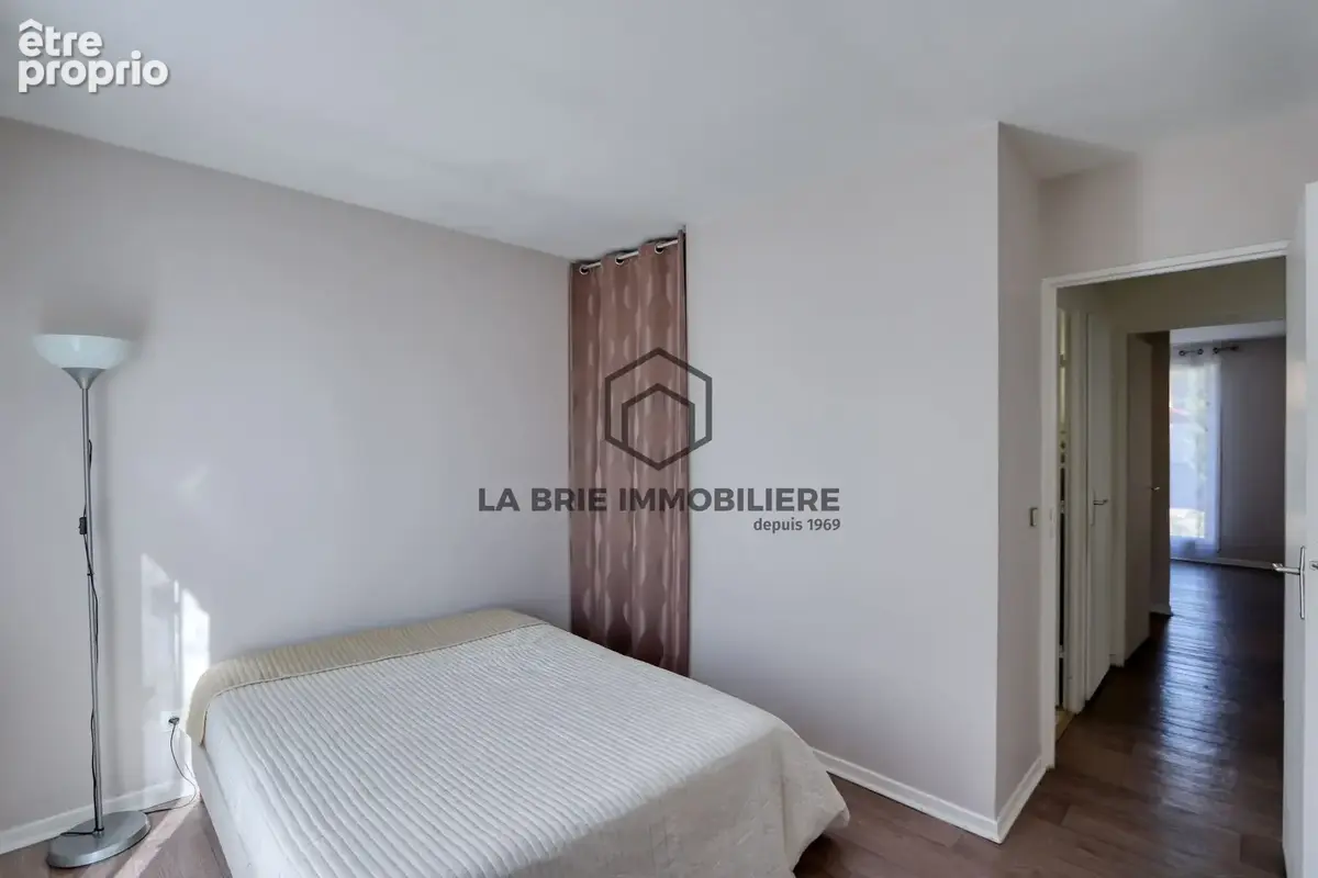 Maison 7 pièces 142 m² à vendre à Mandres-Les-Roses (94520) - photo 9