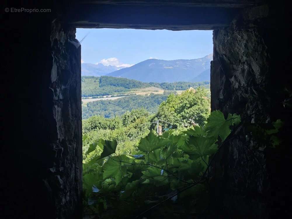 Maison à MIRIBEL-LANCHATRE