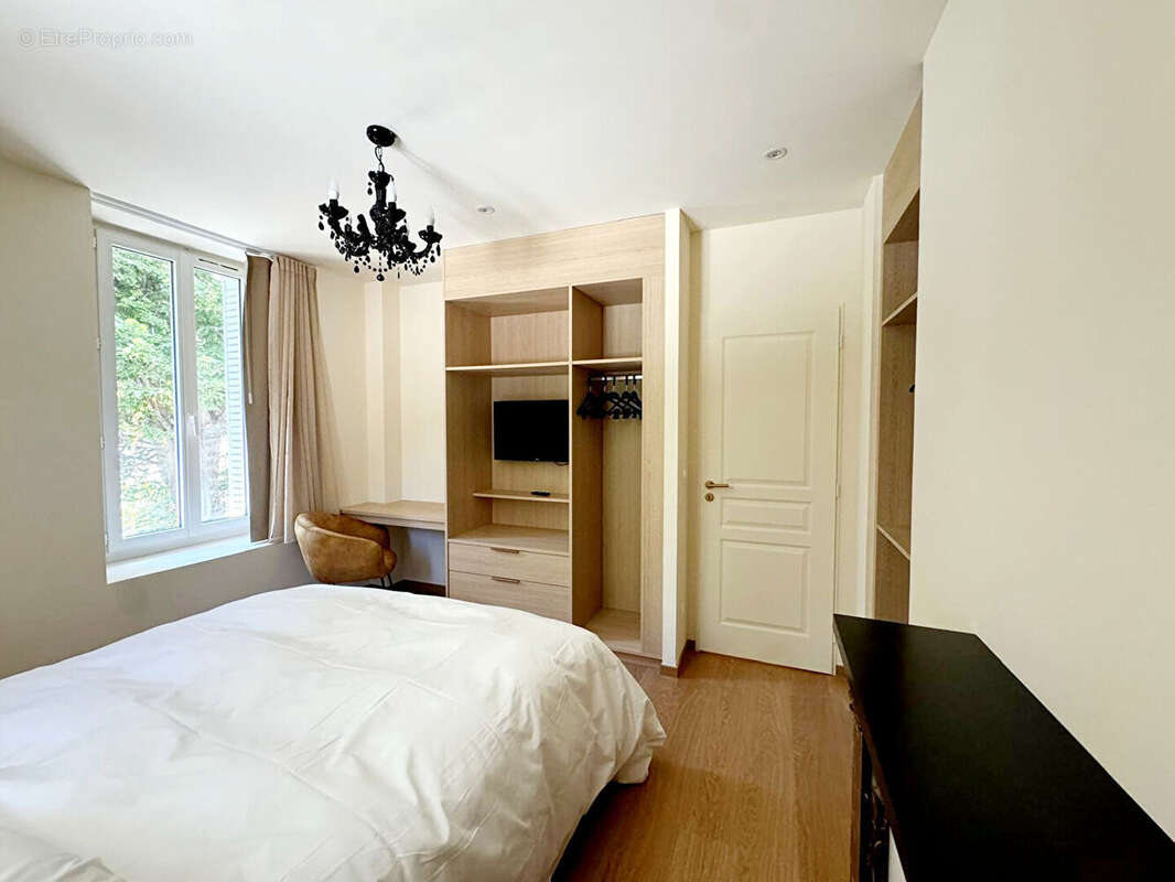 Appartement à CHATEAU-VILLE-VIEILLE