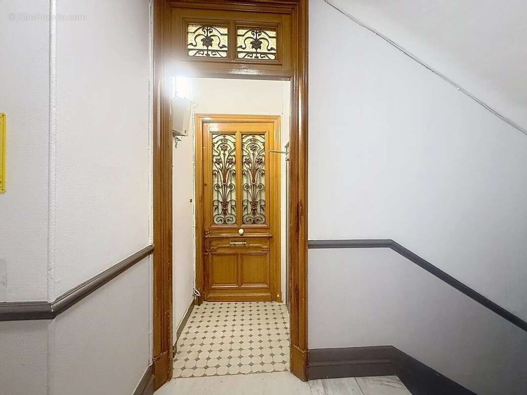 Cannes 300 m. palais : bourgeois a renover + jardin - photo 4