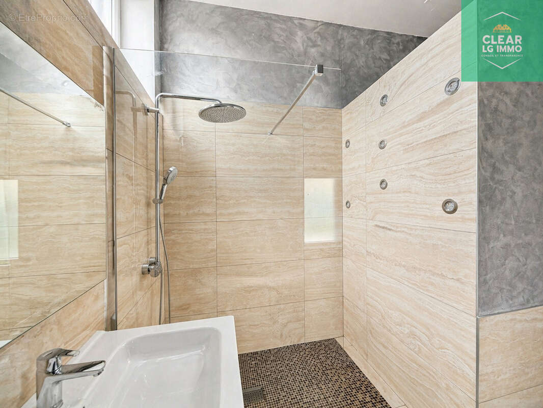 Maison à AUDUN-LE-ROMAN