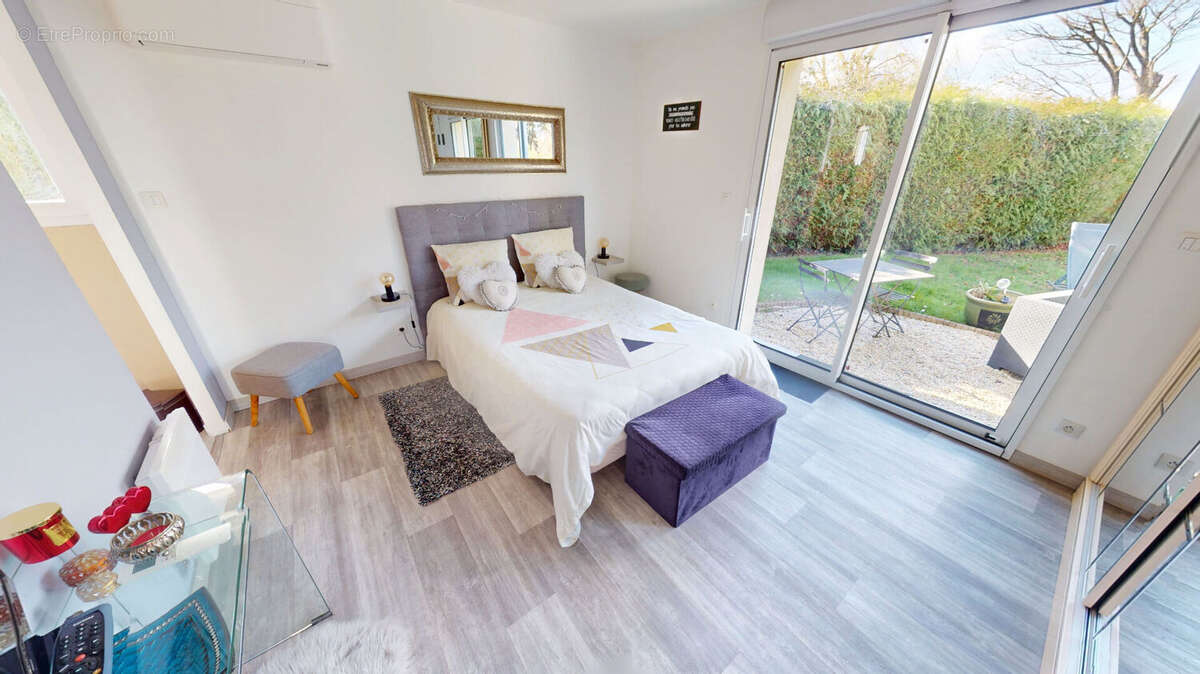 Maison à COLLEVILLE-MONTGOMERY