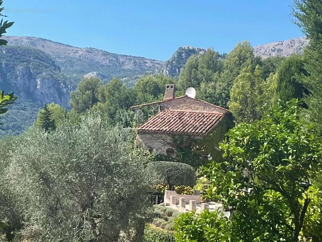 Maison à TOURRETTES-SUR-LOUP