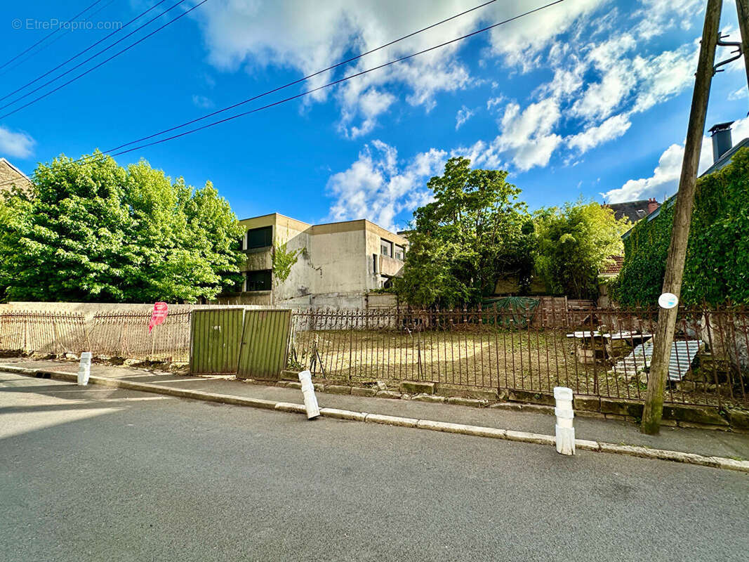 Brive, ""rue Paul Bert" terrain constructible 379 m2 ! - photo 2