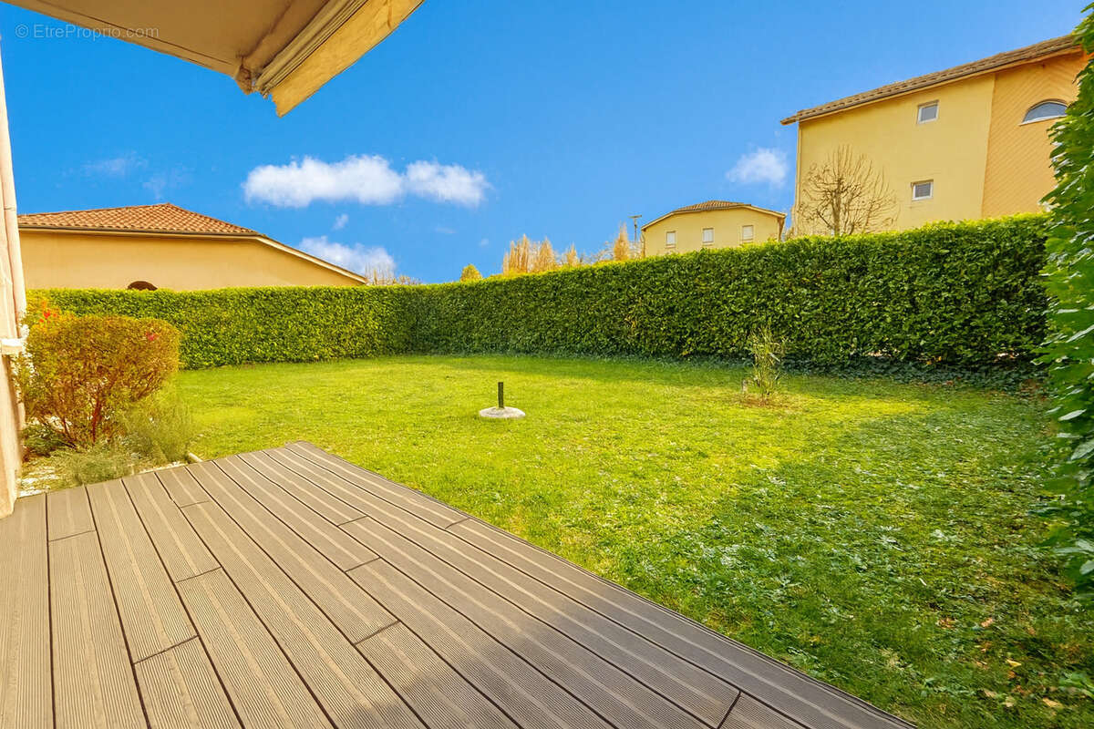 Appartement à VAULX-MILIEU