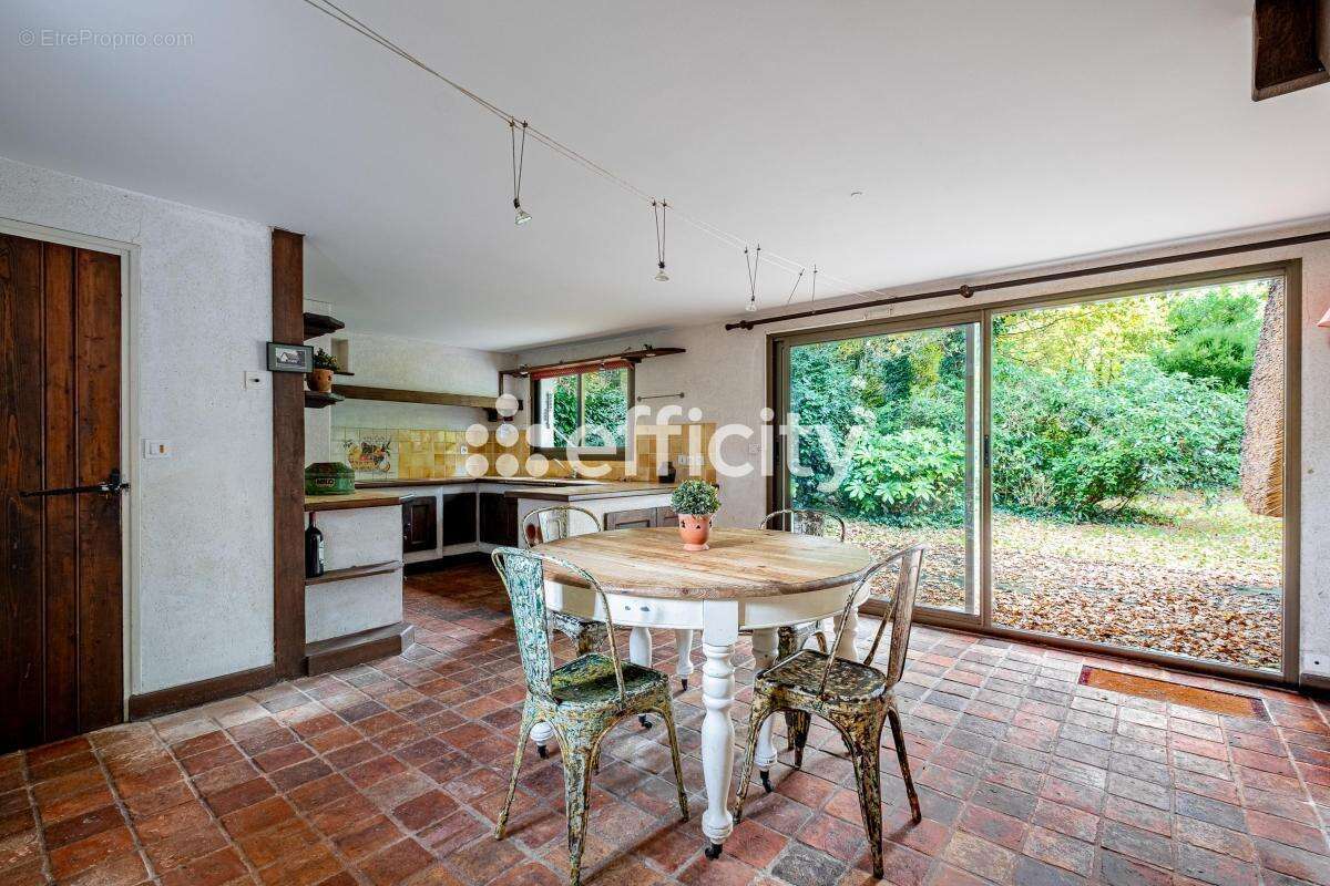 Maison à SAINT-LYPHARD