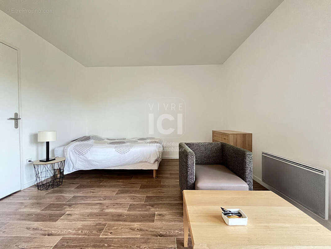 Appartement à AVRILLE