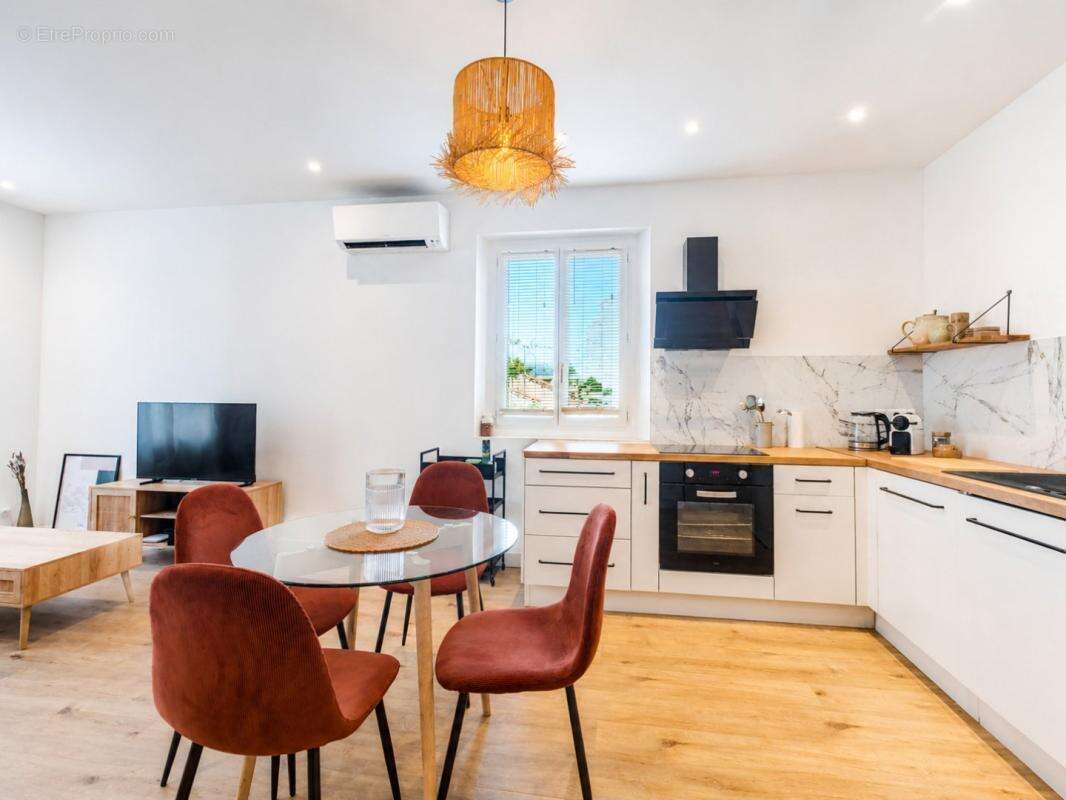 Appartement à SAINT-LAURENT-DU-VAR