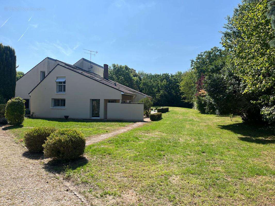 Maison d'architecte 11 pièces, 359 m2 sur parc de 7609 m2 - photo 3