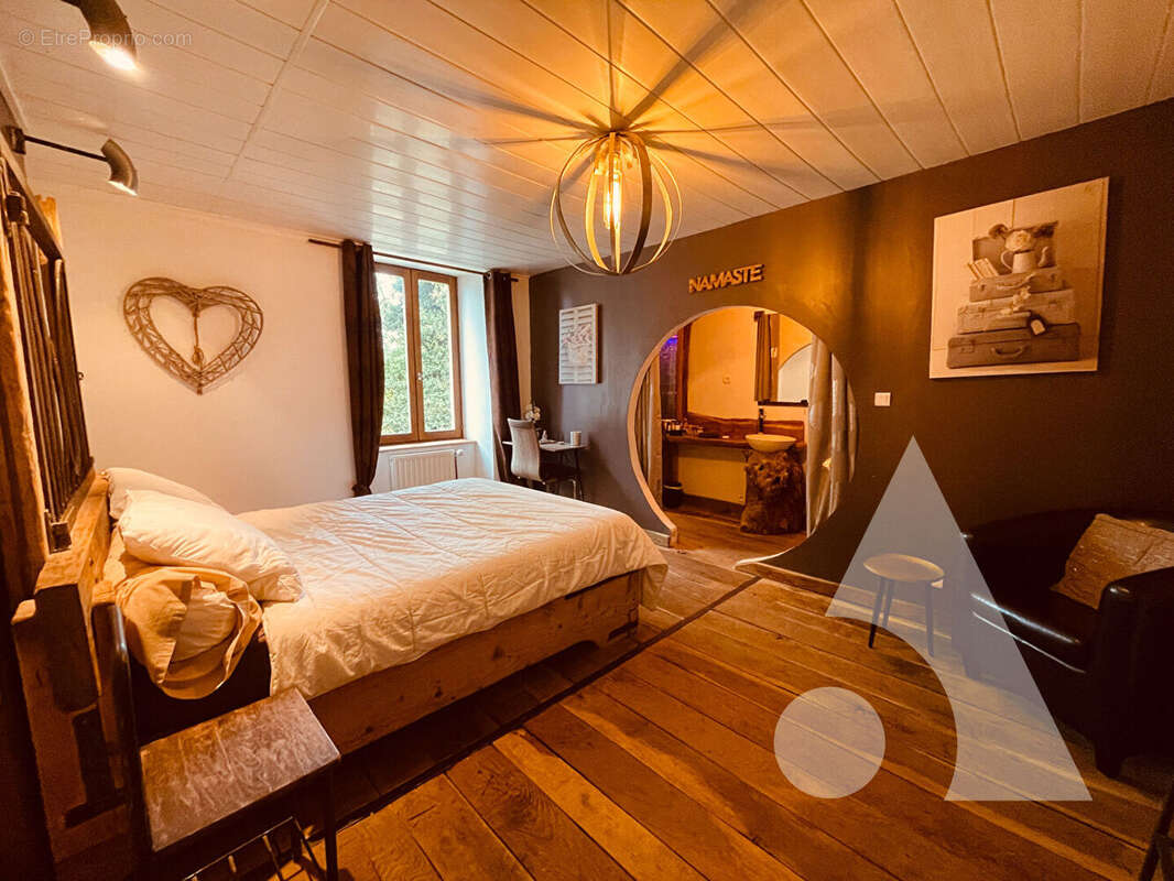 Maison à ROCHEFORT-SUR-NENON