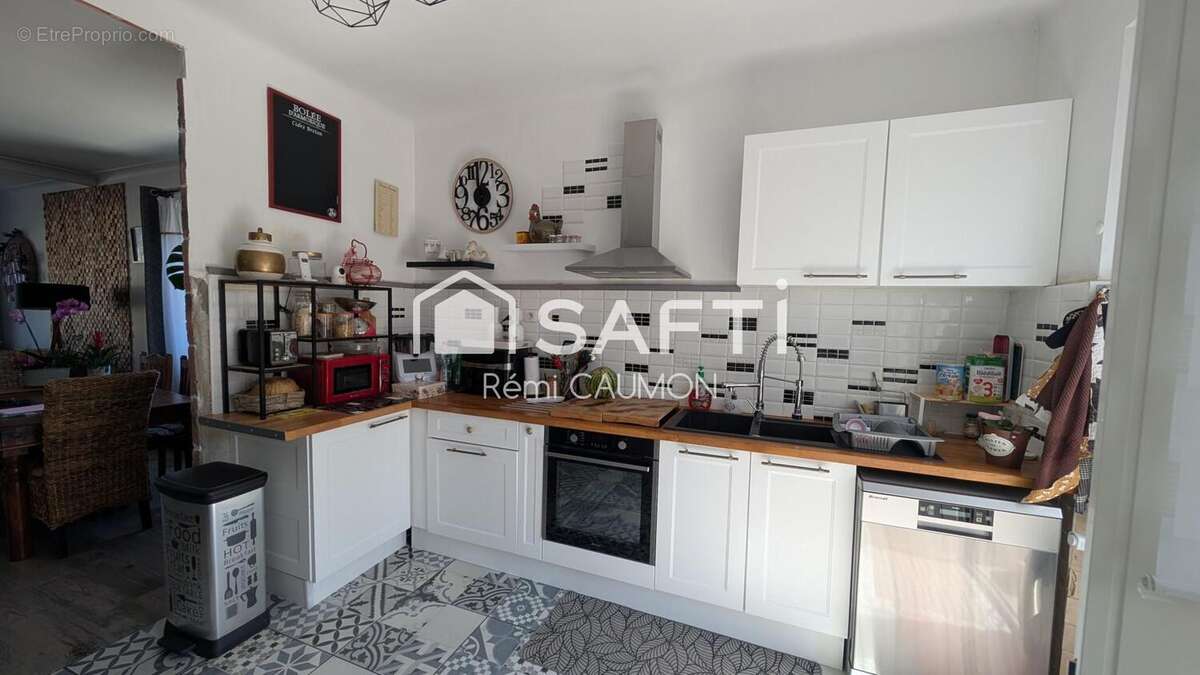 Maison 214 m² à Saint-Vite  - photo 6