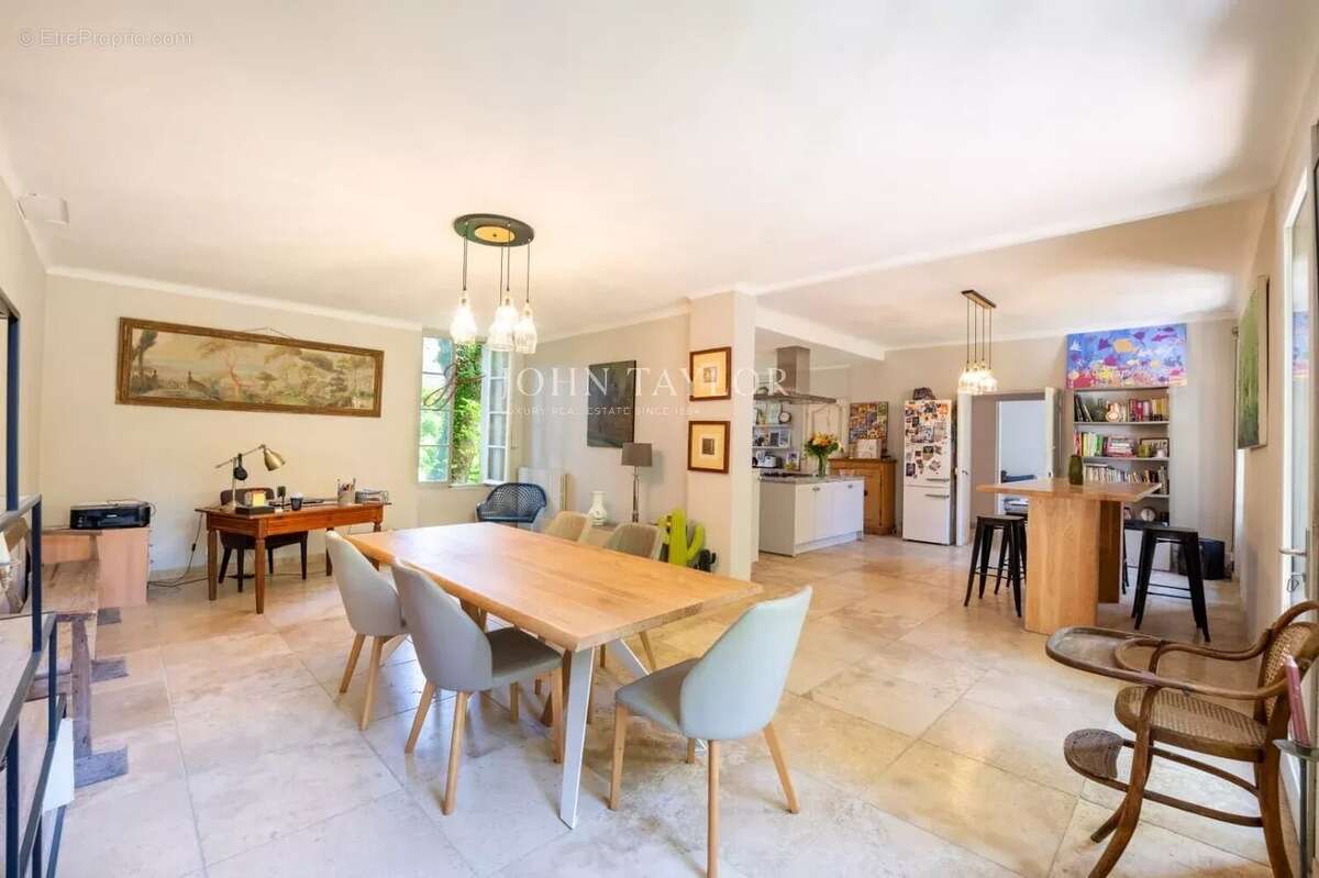 Appartement à LA TOUR-D'AIGUES