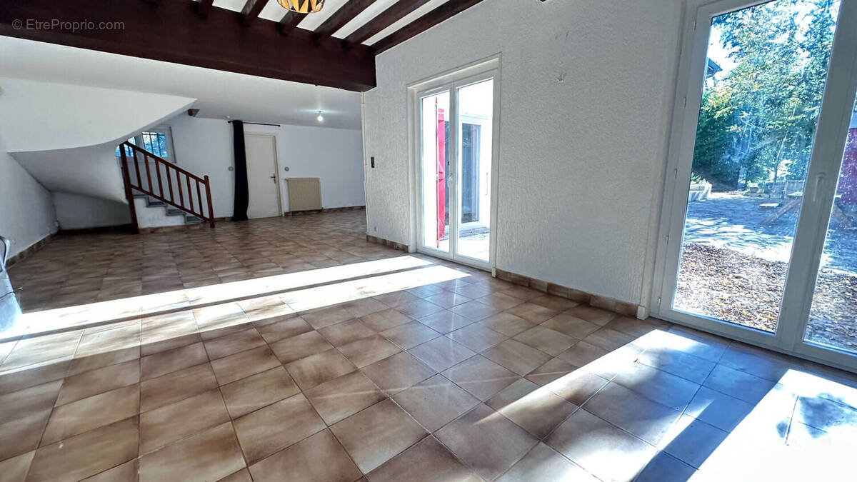 Maison à ESTRABLIN