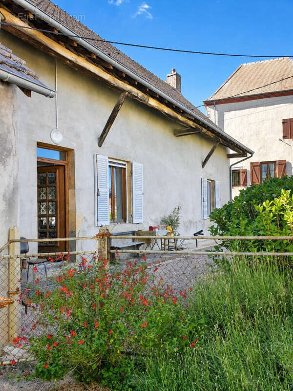 Maison à SAINTE-RADEGONDE