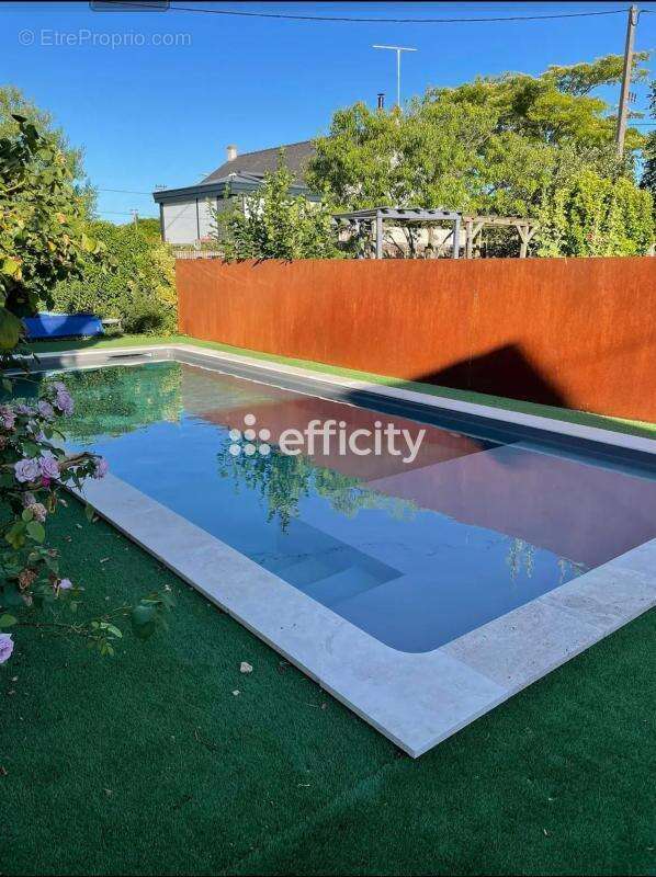 Maison à BEAUMONT-EN-VERON