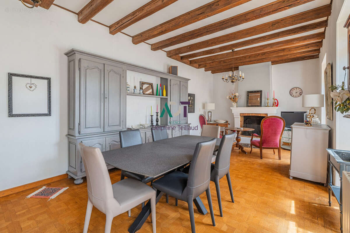 Maison à SAINT-EGREVE