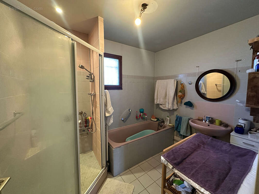 Maison à GREZIEU-LA-VARENNE