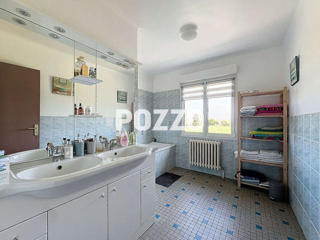 A Vendre - LAPENTY - Maison 10 pièce(s) 196 m² - VASTE TERRAIN - photo 12