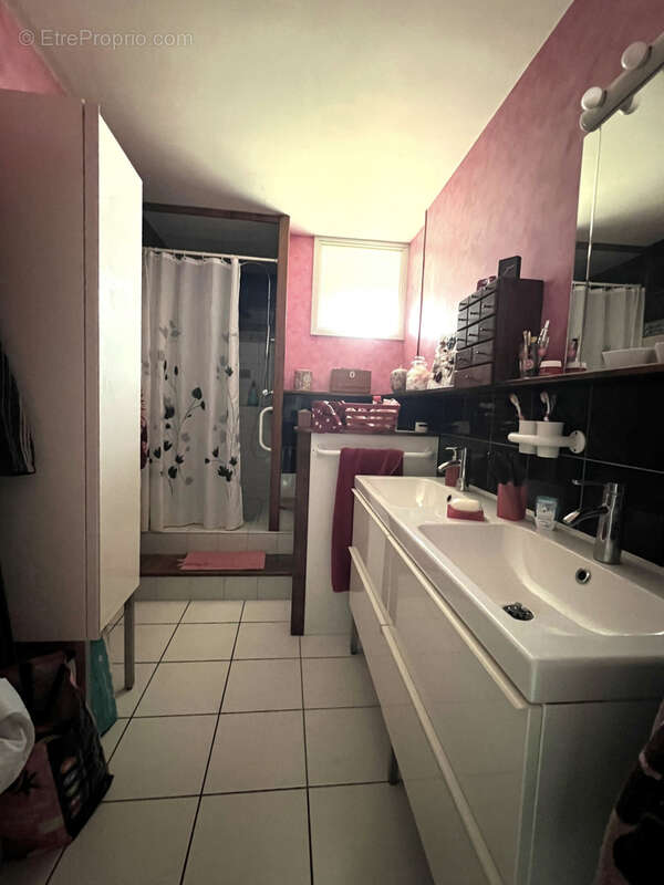 Appartement à FONTAINE