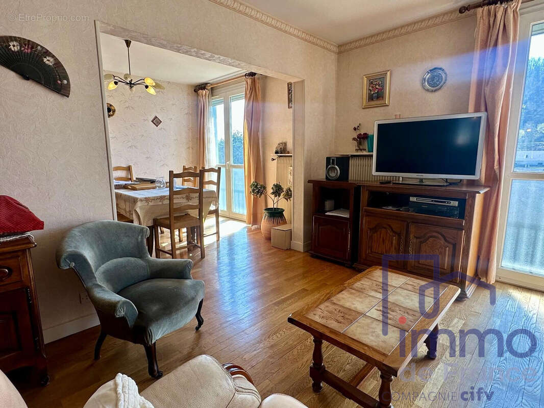 Appartement à SAINT-ETIENNE